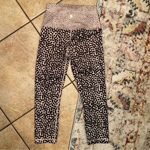 Lululemon Brown Cropped Wonder Under Animal Print Polka Dot Leggings 4